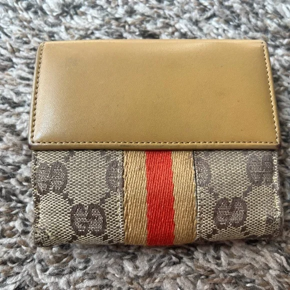 Gucci Brown Designer Wallet - Picture 2 of 8